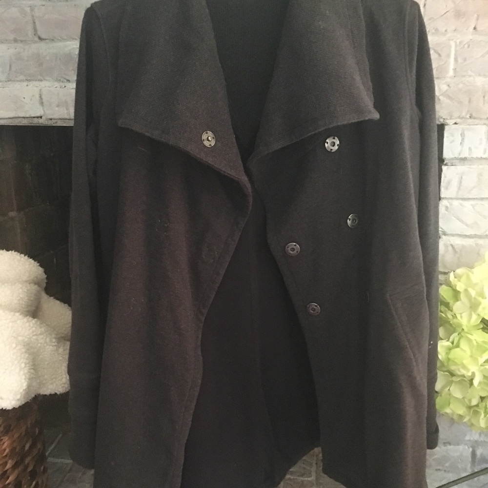 Lululemon grey jacket. Size 6. Great condition